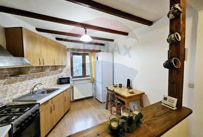 SINAIA- APARTAMENT DE VACANTA/ REZIDENTIAL- 3 camere in vila! SINAIA- APARTAMENT DE VACANTA/ REZIDENTIAL- 3 camere in vila! - 8