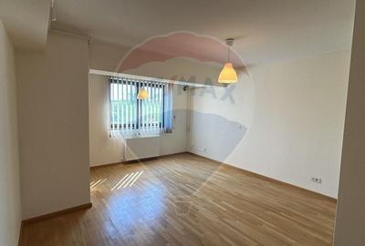 Apartament cu 3 camere decomandat, mobilat în Băneasa - 11