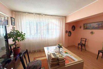 Apartament cu 2 camere decomandat în Micro 19 - 1