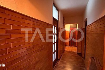 Apartament cu 4 camere decomandat în Central - 3