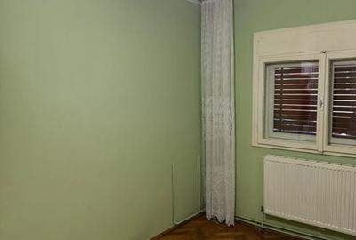 Girocului-Spitalul judetean | 3 Camere | Decomandat | Centrala proprie | Boxa - 10