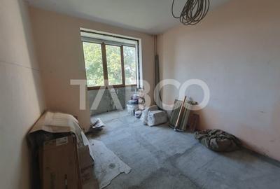 Apartament semidecomandat 2 camere etaj 2 zona 13 Decembrie - 5