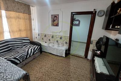 Apartament cu 3 camere semidecomandat în Valea Rosie