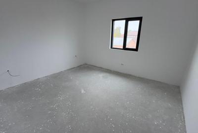 Casă individuală cu 4 camere cu Canalizare în Central - 14