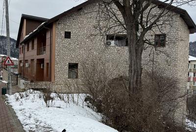 Spațiu comercial, de 1,400 mp, în Central - 4