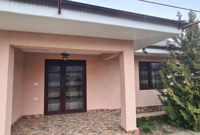Casă cu Teren 1796 Mp în Central - 3