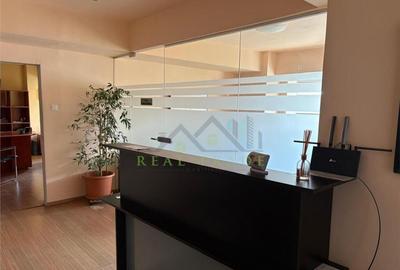 Apartament cu 4 camere decomandat în Centrul Civic