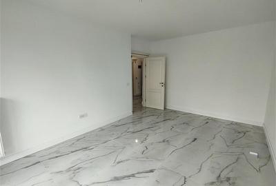 Apartament cu 3 camere decomandat în Tractorul - 3