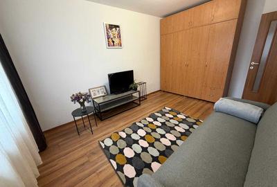 Garsonieră decomandată în 9 Mai - 2