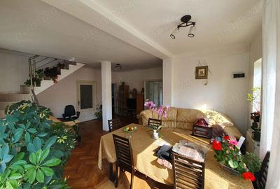 Casă cu 6 camere în Colentina - 2