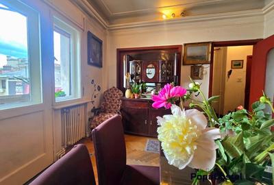 Apartament cu 4 camere semidecomandat în Lahovari