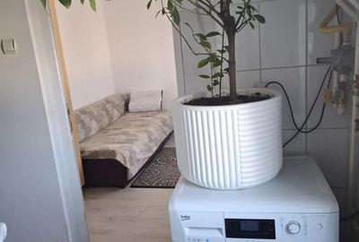 Inchiriez apartament 2 camere decomandat parter CAM, zona lini?tita