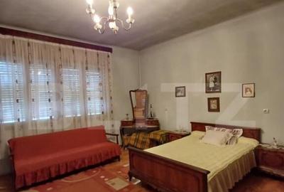 Casa renovabila cu 2 spatii comerciale, 416.6 mp, teren de 7 - 10
