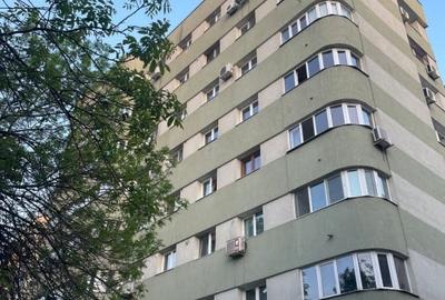 Apartament cu 3 camere decomandat, mobilat în Ultracentral