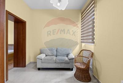 Apartament cu 2 camere semidecomandat, mobilat în Central