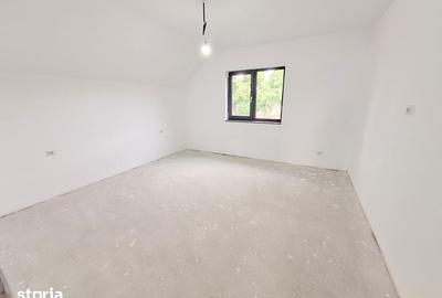 Casă cu 5 camere cu Teren 413 Mp în Hemeiuș - 1