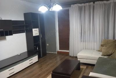 Apartament cu 3 camere semidecomandat în Central - 1