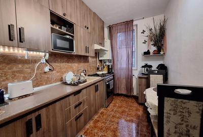 Apartament cu 3 camere semidecomandat, mobilat în Florești - 3