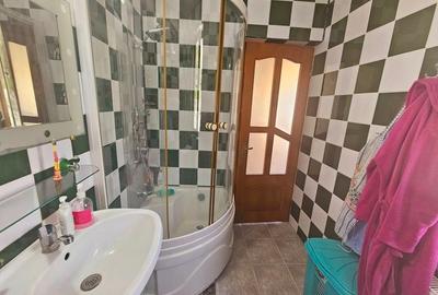 VILĂ ELEGANTĂ CU PRIVELIȘTE DEOSEBITĂ – VALENII DE MUNTE - 36