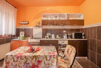 Apartament cu 4 camere de vanzare in zona Cetatii - 2