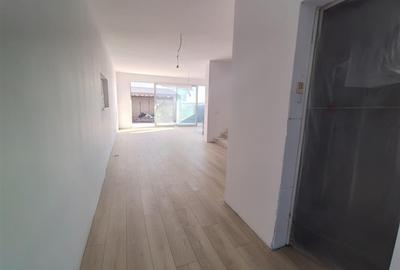 Casă individuală cu 4 camere cu Canalizare în Lisaura - 2