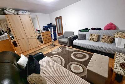 Apartament cu 3 camere decomandat în Între Lacuri - 9