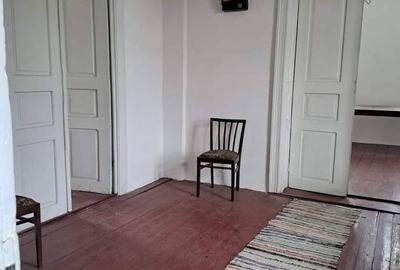 Apartament cu 4 camere în Central - 2