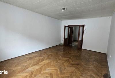 Casă cu 3 camere cu Teren 130 Mp în Central - 17