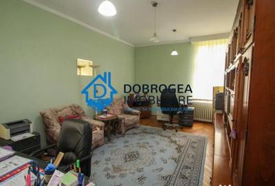 Casă cu 2 camere cu Teren 1500 Mp în Central