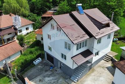 Vila multifunctionala cu 3 corpuri, langa Campulung-Muscel - 1