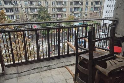 Apartament cu 3 camere decomandat în Magheru