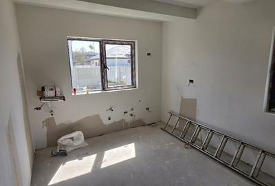 Casă cu 3 camere cu Canalizare în Glina - 11
