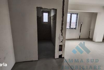 Casă cu 9 camere cu Teren 300 Mp în Central - 4