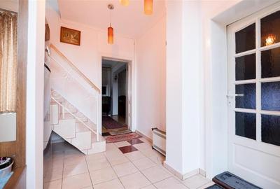 RECO Casa  cu 4 camere la 5 minute de centru (Olosig) -Oradea-curte si acces aut - 15