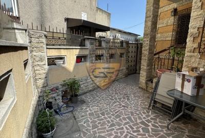 Apartament 4 Cam, 100 mp, Casa De Cultura, Vila, Parter, Parcare, Curte Privata