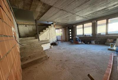 Casă cu 4 camere cu Teren 648 Mp în Central - 8