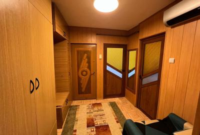 Apartament cu 2 camere decomandat în Nicolina
