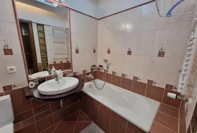 Garsonieră decomandată în Apărătorii Patriei