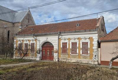 Casă cu 6 camere în Central - 2