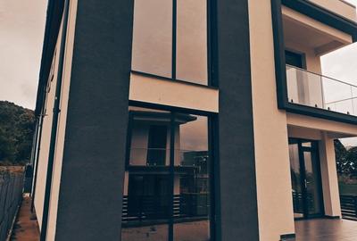 Duplex cu 4 camere cu Canalizare în Central - 23