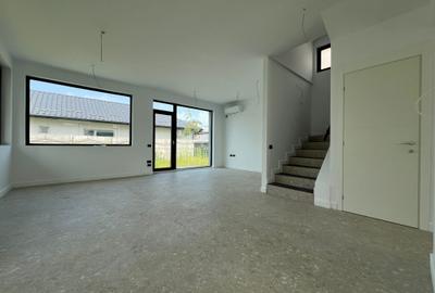 LA CHEIE! The Class Villas Tunari, TEREN 300 MP școală Americana 3 min. - 3