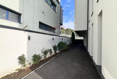 Spatiu comercial modern de inchiriat / 2 locuri de parcare - 10