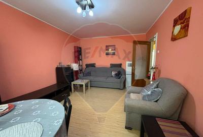 Apartament cu 3 camere de vanzare in zona 1 Decembrie 1... Apartament cu 3 camere de vanzare in zona 1 Decembrie 1... - 2