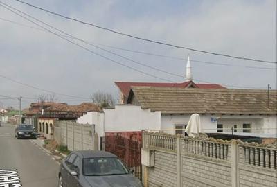 Casă cu 4 camere în Lumina