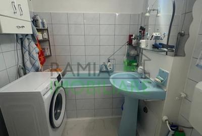 Apartament cu 3 camere decomandat, mobilat în Tractorul - 13