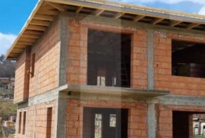 Casă cu 4 camere cu Teren 460 Mp în Central - 5