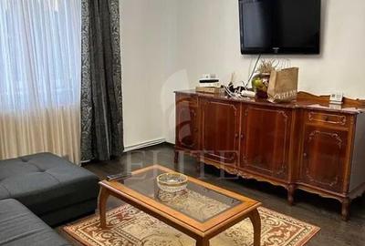 Apartament cu 3 camere semidecomandat, mobilat în Central - 1