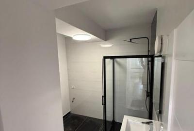 Apartament cu 3 camere semidecomandat în Central - 1