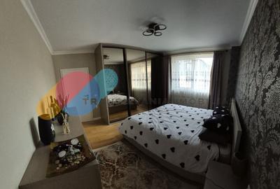 Apartament cu 3 camere semidecomandat, mobilat în Chinteni - 2