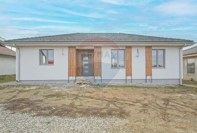 Casă cu 4 camere cu Teren 500 Mp în Bod - 1